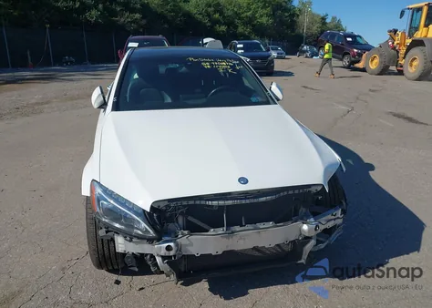 2016 Mercedes-Benz C 300 Sport 4Matic из США, поврежденный, VIN 55SWF4KBXGU104052